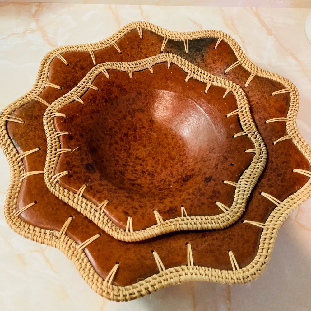 EARTHENWARE PLATES